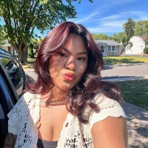 Meet your Posher, Cassandra